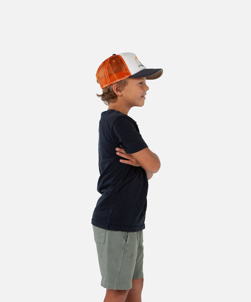 <strong>Details: </strong>The Surfie Cap is a baseball cap for kids with a summery embroidery on the front and mesh on the back. The cap has an adjustable closure at the back.&nbsp;<br><strong>Sizing:&nbsp;</strong><br><strong>53cm</strong> -&nbsp;Age: 4-8Y&nbsp;<br><strong>55cm</strong> - Age: 8Y and up&nbsp;<br><strong>Color:</strong> Orange&nbsp;<br><strong>Composition:</strong> 100% Polyester &nbsp;