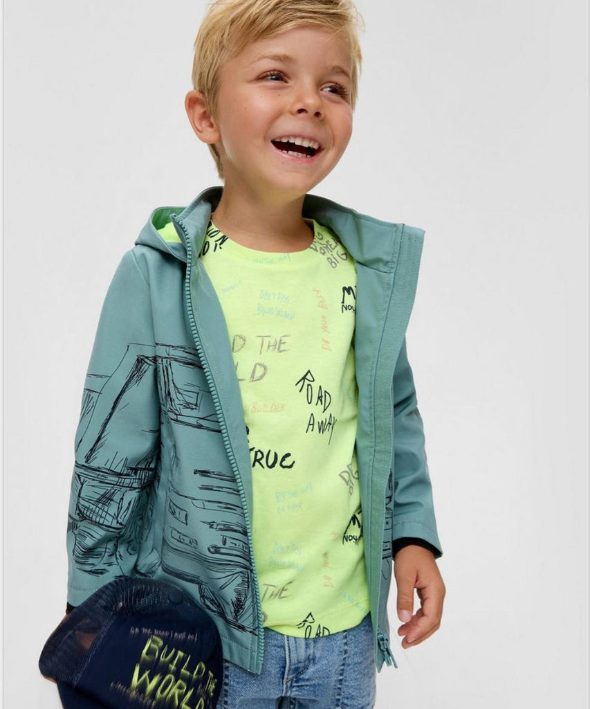 Details: The Spring Softshell Jacket Truck Light Petrol is the perfect choice for boys who love to stay active. With a colorful truck print and a comfortable hood, this jacket is both stylish and practical. The zip closure and lining inside provide extra warmth, making it ideal for any outdoor adventure. Stay warm and stylish with this must-have jacket.  Color: Light Petrol  Composition: 100% PES 
