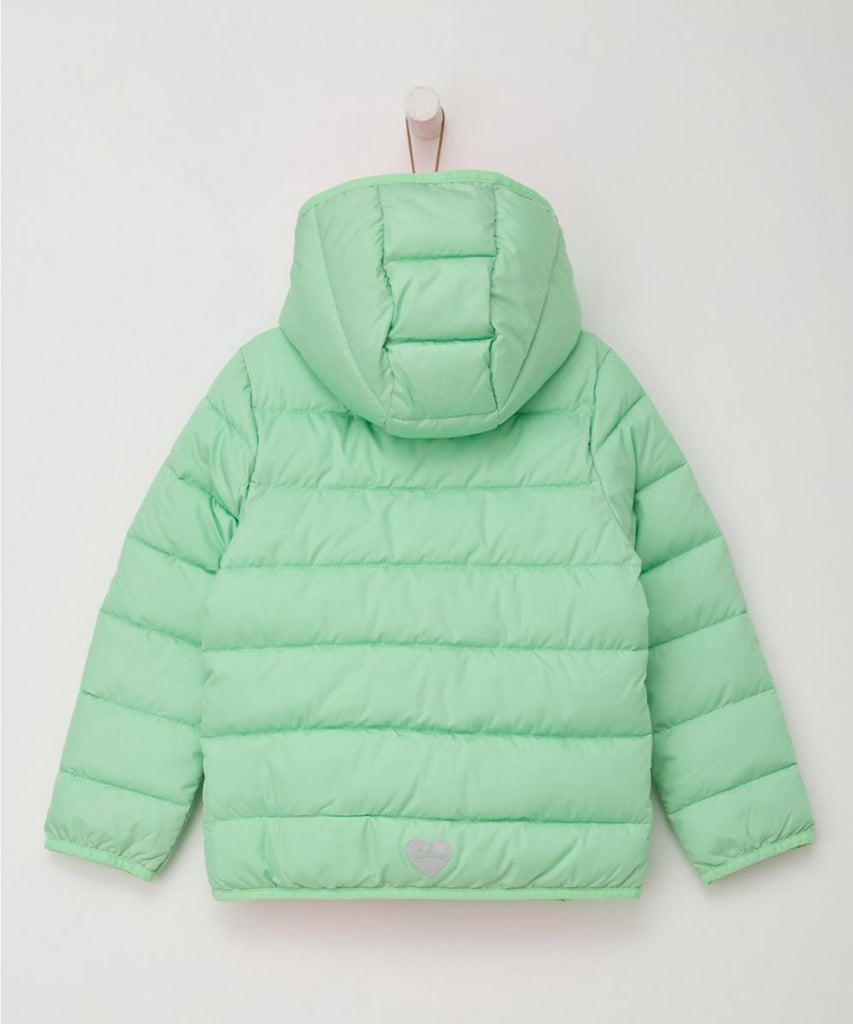 Details: The Spring padded Jacket in soft green is the perfect choice for girls who love to stay active. With a comfortable hood, this jacket is both stylish and practical. The zip closure and pink lining inside provide extra warmth, making it ideal for any outdoor adventure. Stay warm and stylish with this must-have jacket.  Color: Soft green  Composition: 100% PES 