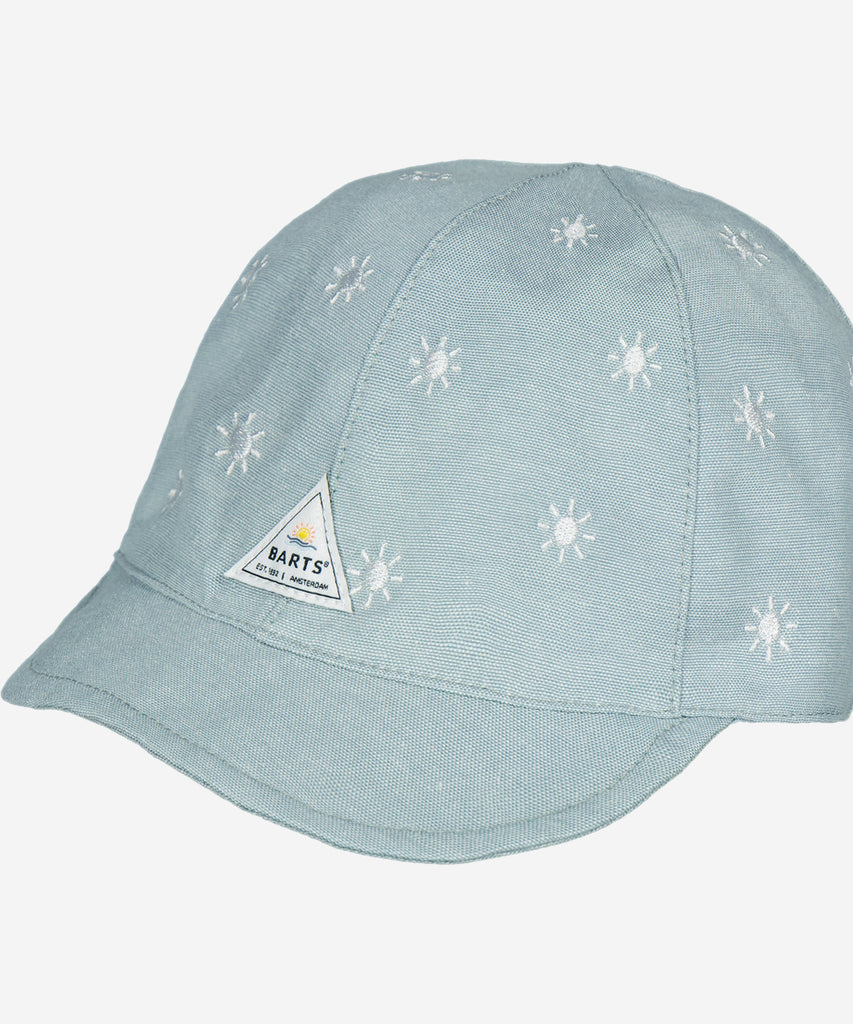 Details: The Pauk Cap Infants is a cap with a small visor and has an all-over embroidered design. The hat has elastic at the back for a wider fitting range and the fabric is sun-proof.  Sizing:  47cm - Age: 1Y  50cm - Age: 1,5-3Y   Color: light blue  Composition: 70% Polyester 30% Cotton  