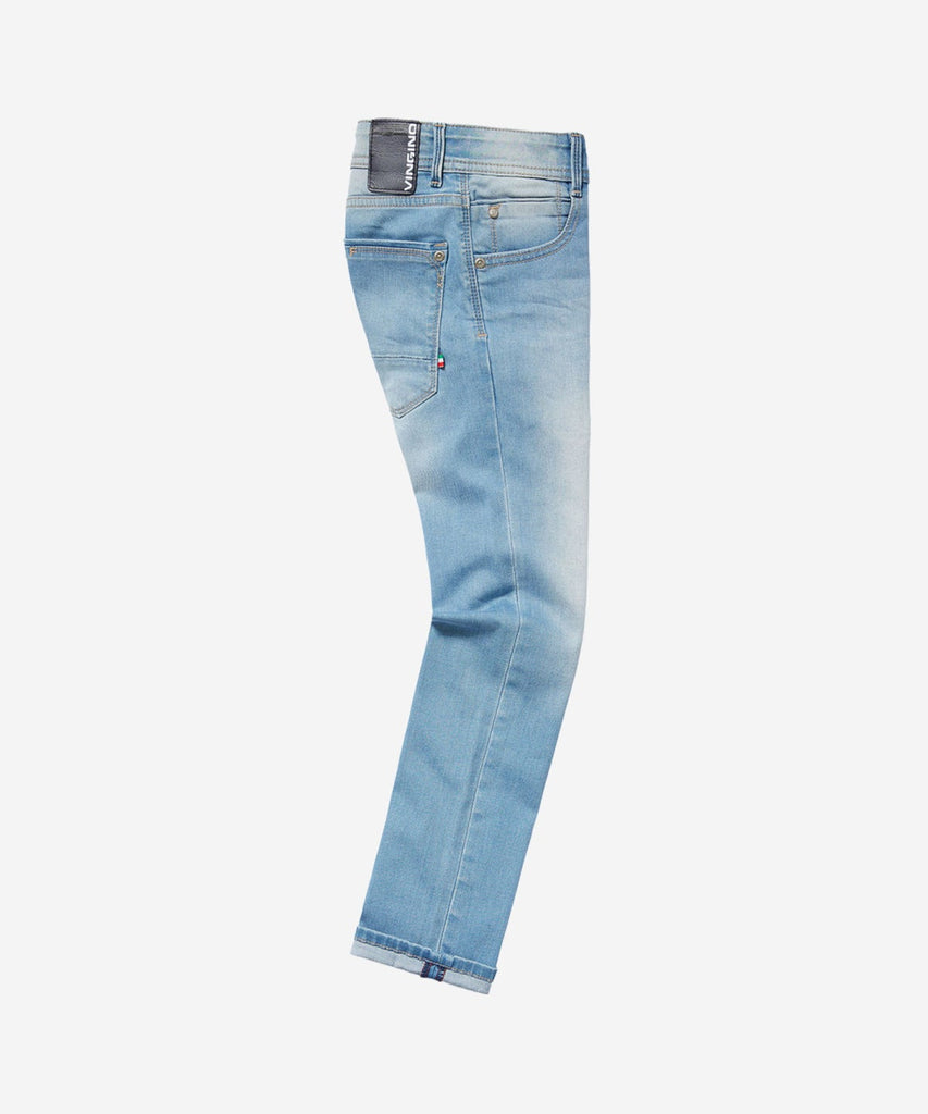 VINGINO Boys Basic Collection  Details: Apache Jeans Skinny Flex Fit, the classic boys jeans by Vingino with 5 pockets, belt loops and adjustable waist inside.  Fit: skinny flex fit  Color: light vintage blue 