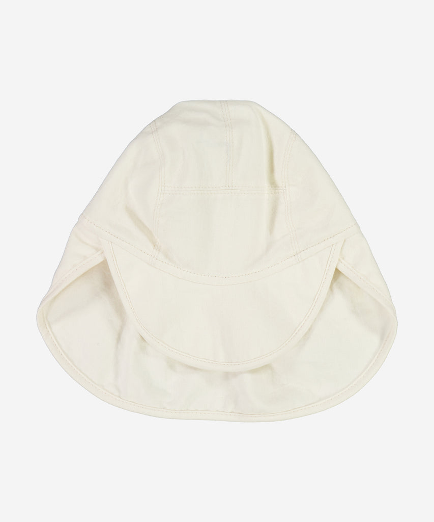 WHEAT Collection  Cute sunhat in soft woven cotton with tie strings and brim, the brim is slightly longer at the bag. Color: eggshell.     Composition: 100% organic cotton  Sizes: 1-3M - 40-43cm | 3-9M - 44-47cm | 9-12M - 48-51cm 