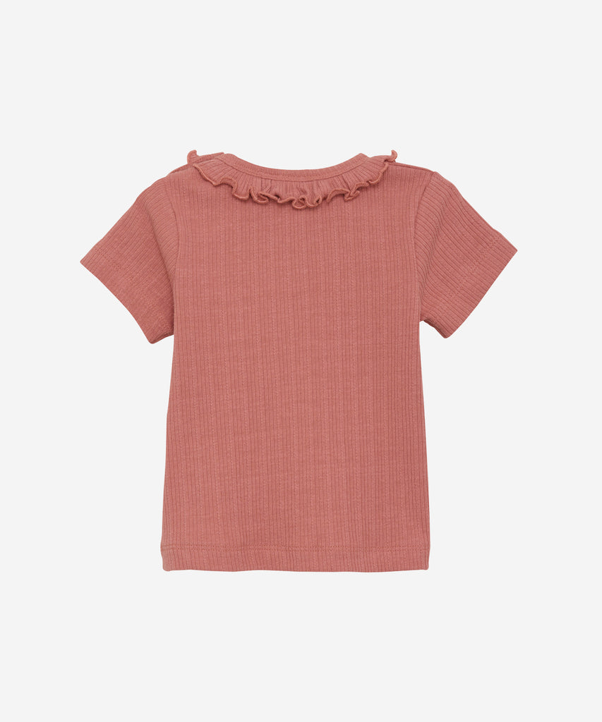 Details:  This short sleeve baby t-shirt features a ribbed texture and a nice collar for a versatile and comfortable style. With a round neckline, it's perfect for daily wear and easy to mix and match with other pieces. Upgrade your little one's wardrobe with this old rose colored t-shirt.   Color: Old rose  Composition:  Organic Rib 95% Cotton/ 5% Elastane  