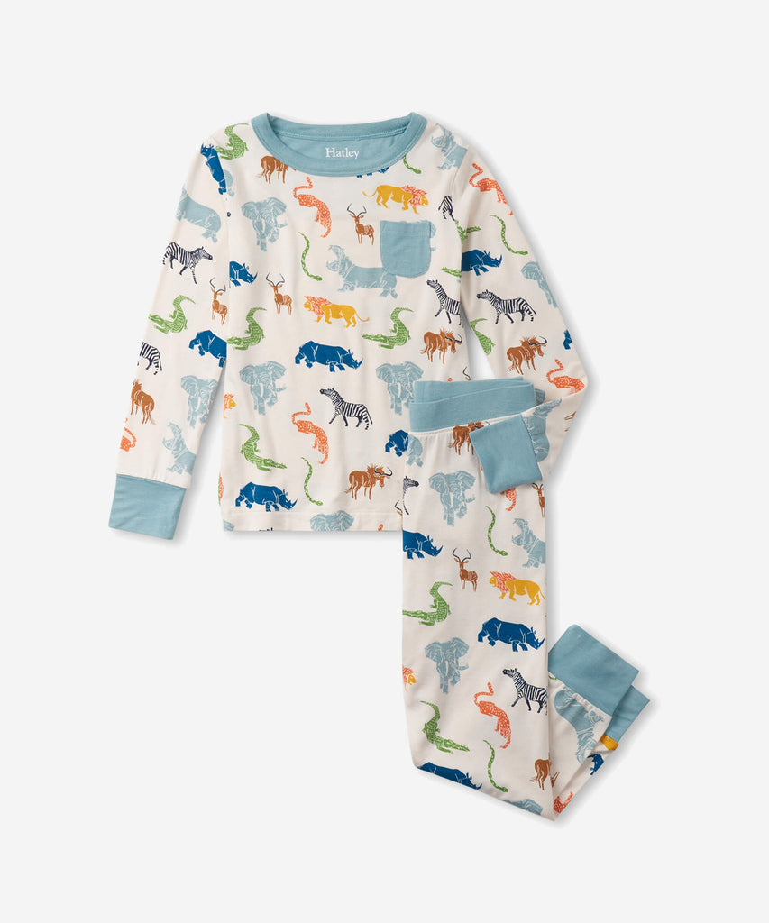 Details: Thanks to these silky soft bamboo pajamas, bedtime will be their new favourite time of day! Your little one will love the safari animal all over print and stretchy elastic waistband that will keep their sleeping comfortably all night long.  Color: White blue  Composition:  95% Viscose From Bamboo / 5% Spandex  cotton. 