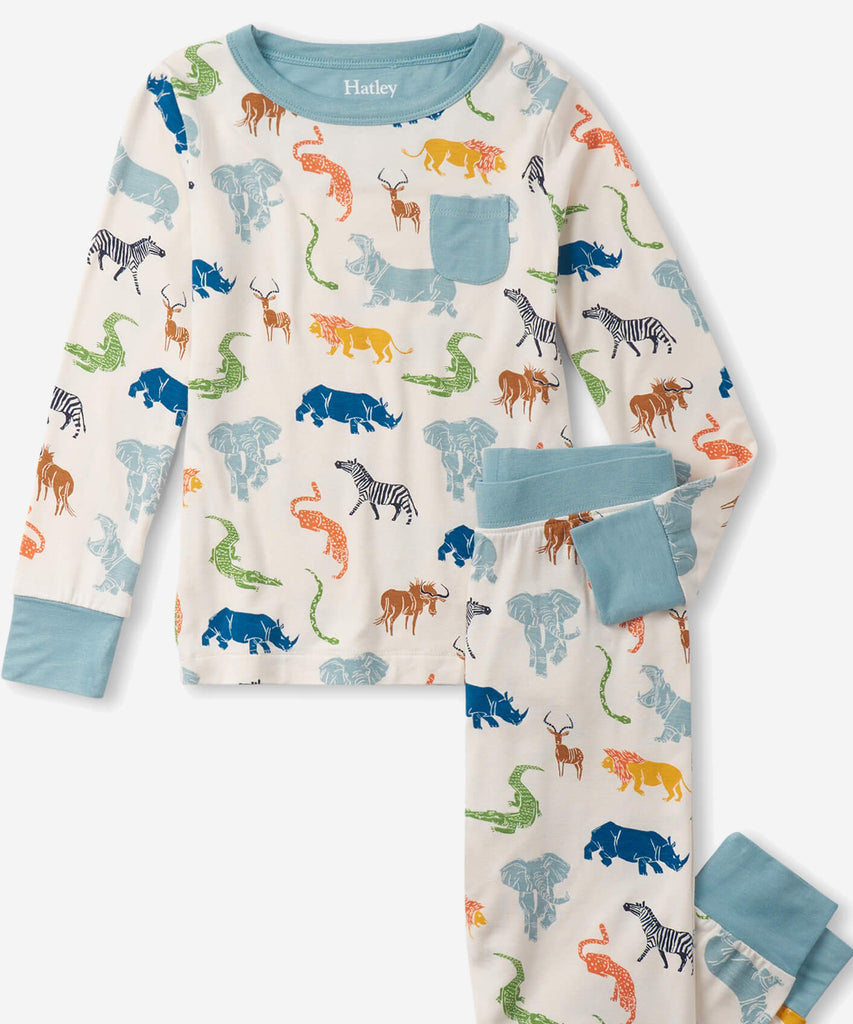 Details: Thanks to these silky soft bamboo pajamas, bedtime will be their new favourite time of day! Your little one will love the safari animal all over print and stretchy elastic waistband that will keep their sleeping comfortably all night long.  Color: White blue  Composition:  95% Viscose From Bamboo / 5% Spandex  cotton. 
