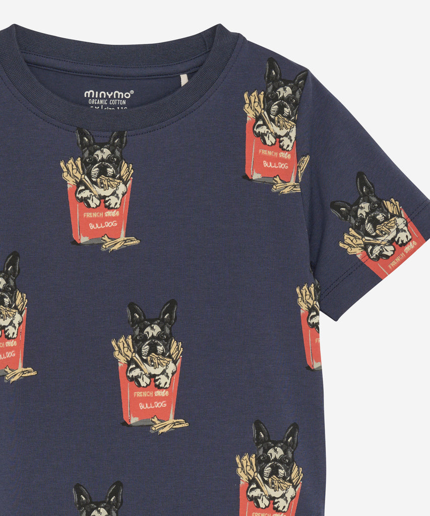 <strong>Details</strong>: This short sleeve t-shirt features a round neckline and an all over print of a French bulldog. Made with high-quality material, it offers comfort and style in one. Perfect for any dog lover or fashion enthusiast. Experience the perfect blend of fashion and comfort with our AOP French Bulldog Blue Nights t-shirt.&nbsp;<br><strong>Color:</strong> Blue nights&nbsp;<br><span><strong>Composition:</strong>&nbsp; Organic Single Jersey 95% Cotton/ 5% Elastane &nbsp;</span>