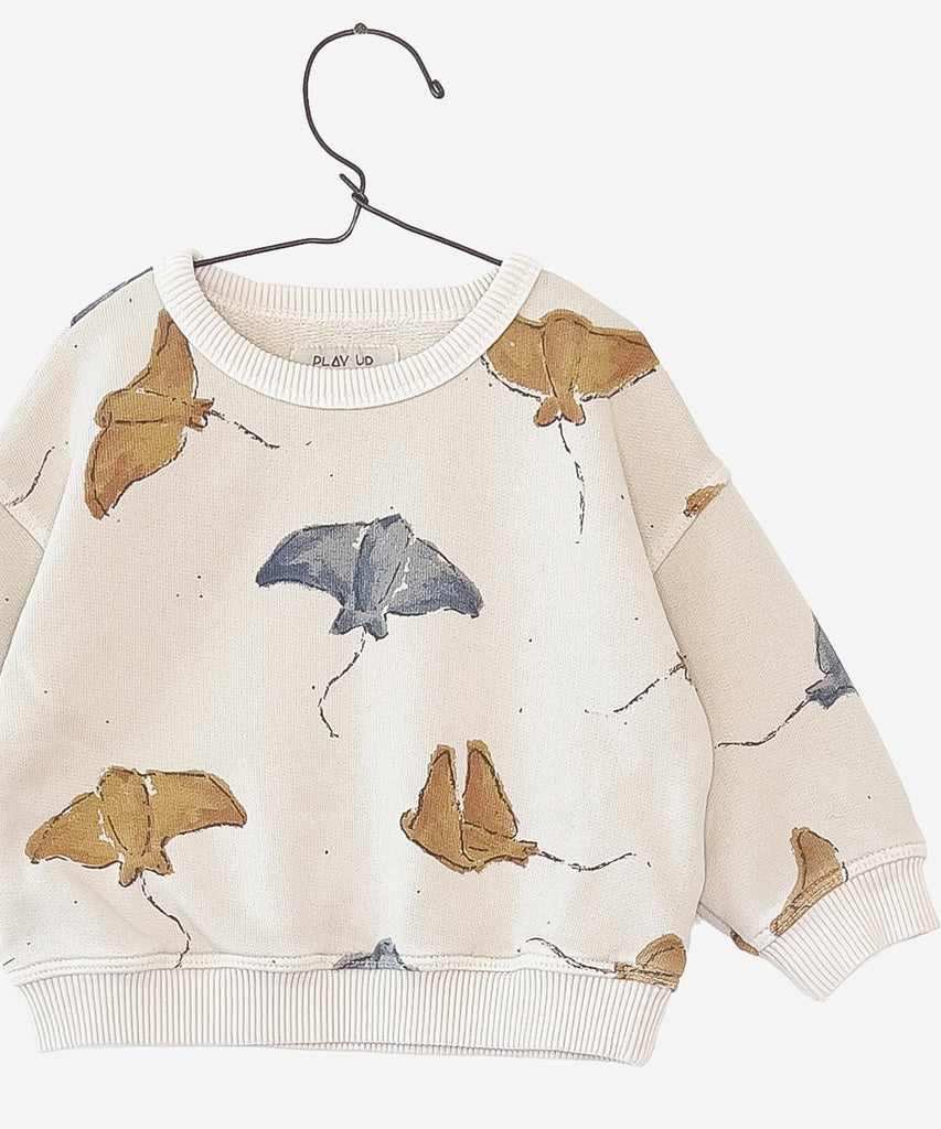 Details: This jersey-stitch sweater is made of a mixture of organic cotton and cotton, Fiber colour. It has a round neck, cuffs at the arm hole, elastic waist and our stingray print. Colour: Fiber  Composition:  170.0% Organic Cotton,30.0% Cotton  