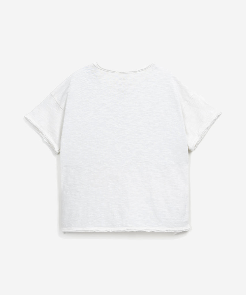 Details: This T-shirt is made of jersey stitch organic cotton, Felt colour. This model has a round neck, a breast pocket and sharp-cut details.  Colour: White  Composition:  100.0% Organic Cotto