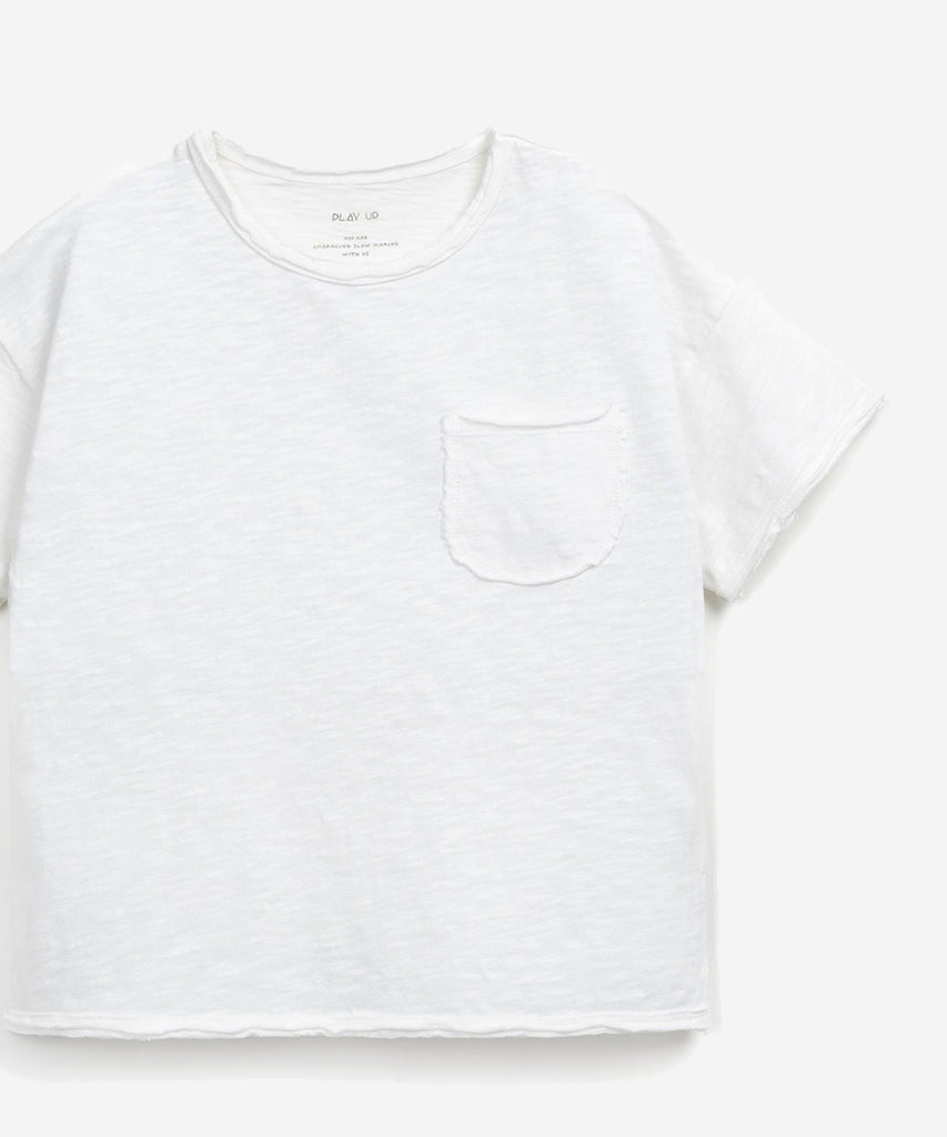 Details: This T-shirt is made of jersey stitch organic cotton, Felt colour. This model has a round neck, a breast pocket and sharp-cut details.  Colour: White  Composition:  100.0% Organic Cotto