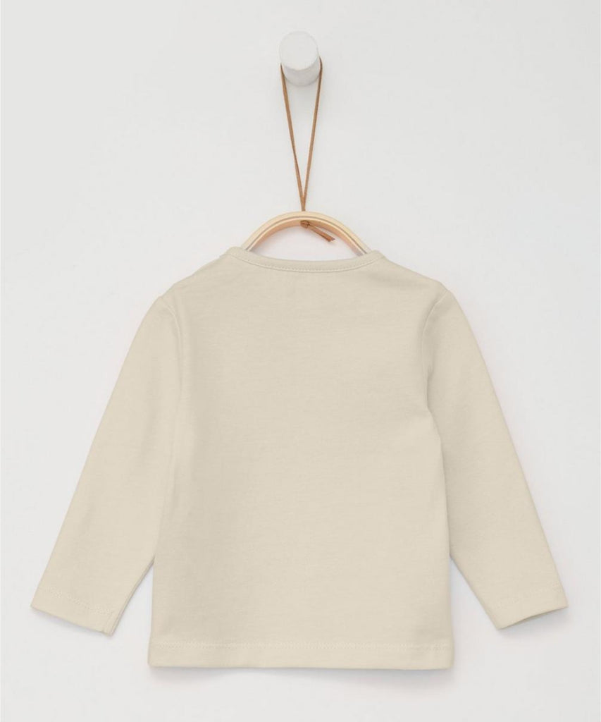 Details:This Baby long sleeve T-Shirt is a hoot! The Giraffe print is sure to make your little one look extra adorable, and the push-button shoulders make life a breeze! Perfect for cuddling and playing!  Color: Almond  Composition: CO100%   