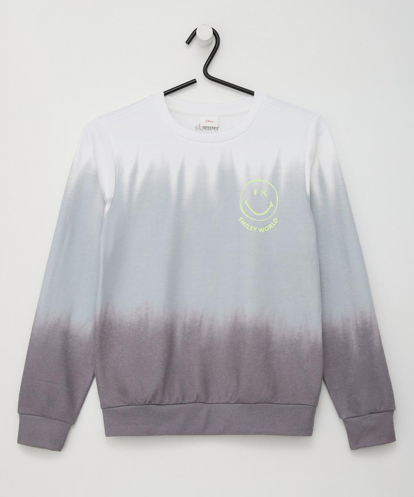 <strong data-mce-fragment="1">Details: </strong>Expertly crafted for style and comfort, our Sweatshirt Smiley Tie Dye Stone Grey features a trendy tie dye design with a playful smiley print. Designed with ribbed arm cuffs and a waistband, along with a round neckline, for a snug and stylish fit. Upgrade your wardrobe today!&nbsp;<br><strong></strong><strong>Color:</strong> Stone grey&nbsp; &nbsp;<br><strong>Composition:&nbsp;</strong> 058%PES 042%CO &nbsp;