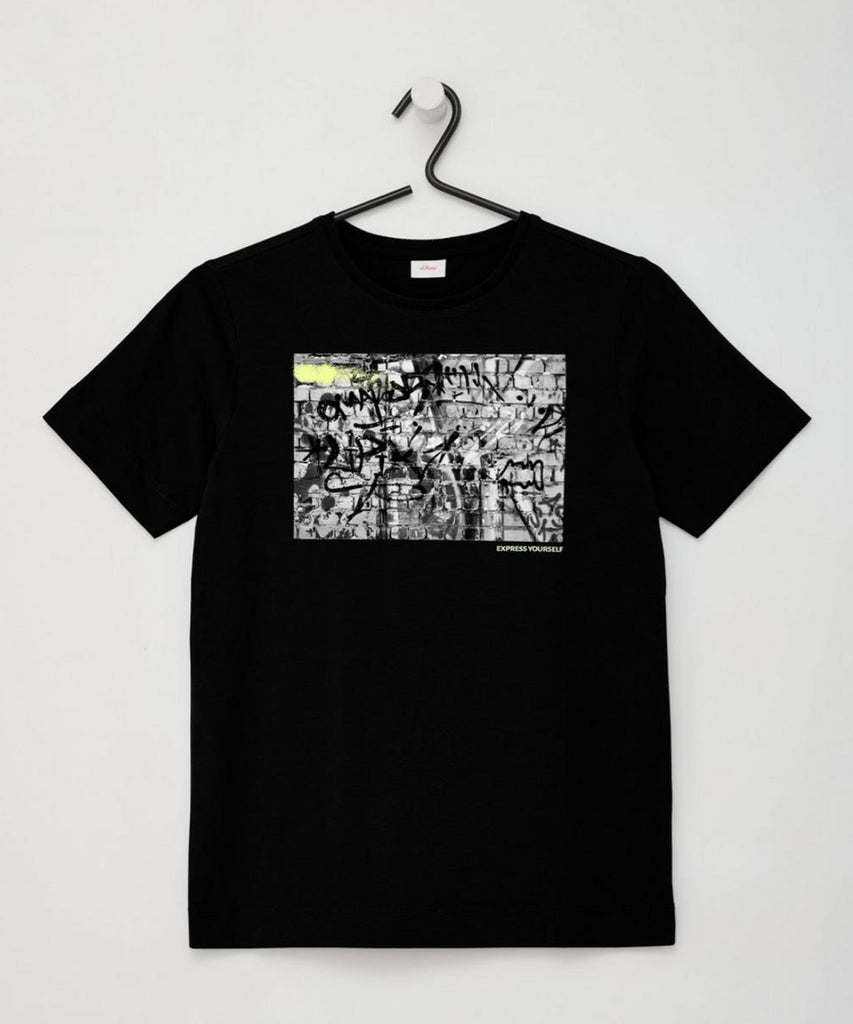 Details: Experience urban style with our T-Shirt Graffiti Black. This short sleeve t-shirt features a round neckline and a bold graffiti print on the front. Perfect for making a statement while staying cool and comfortable.   Color: Black  Composition: 080%PES 020%CO 