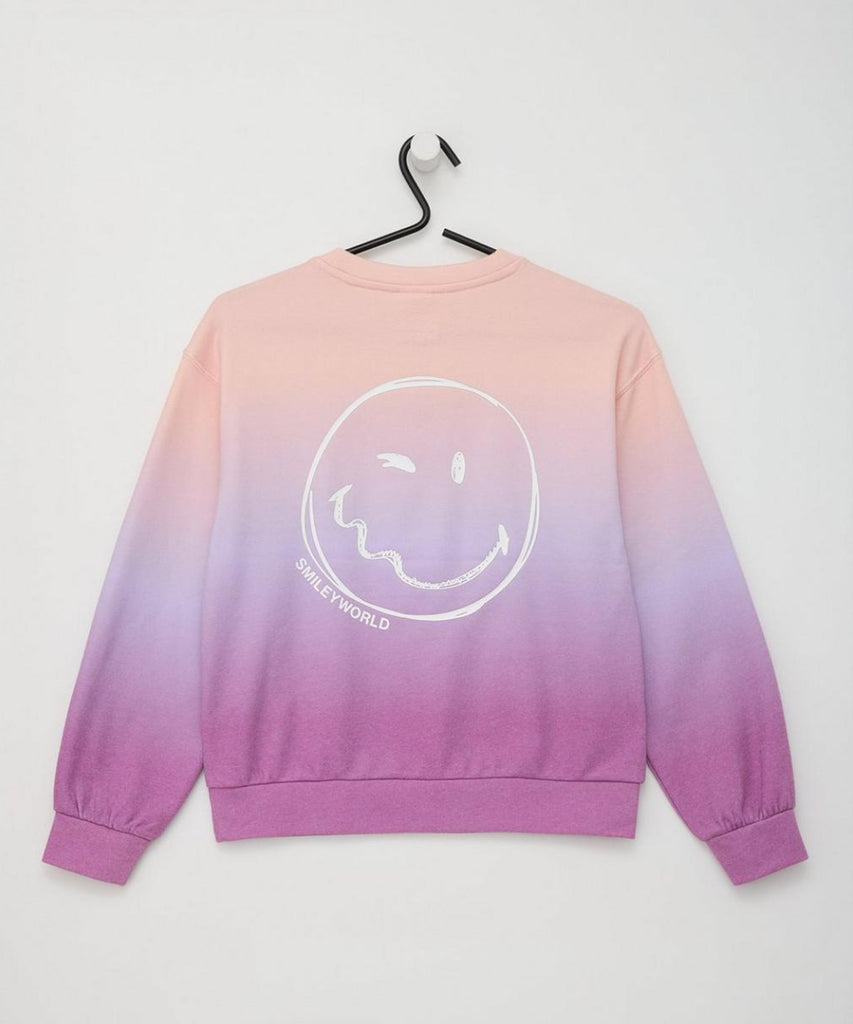 <strong data-mce-fragment="1">Details: </strong>This light lilac ombre sweatshirt features a playful smiley print, making it a fun addition to your wardrobe. With a round neckline and ribbed arm cuffs and waistband, this sweatshirt offers both comfort and style. Stay warm and trendy with this unique piece.&nbsp;<br><strong></strong><strong>Color:</strong> Ombre light lilac&nbsp;<br><strong>Composition:&nbsp;</strong> 060%CO 040%PES&nbsp;