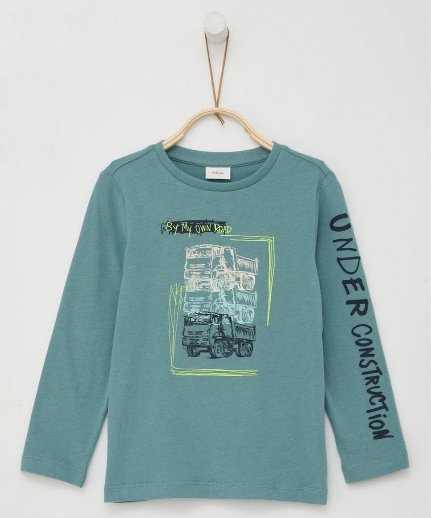 Details:  Introducing our LS T-Shirt Road Truck in light petrol. This boys long sleeve t-shirt features a round neckline and a under construction print on the front. Made with high-quality materials for comfort and durability. Perfect for any young truck enthusiast.   Color: Light petrol  Composition: 100%CO  
