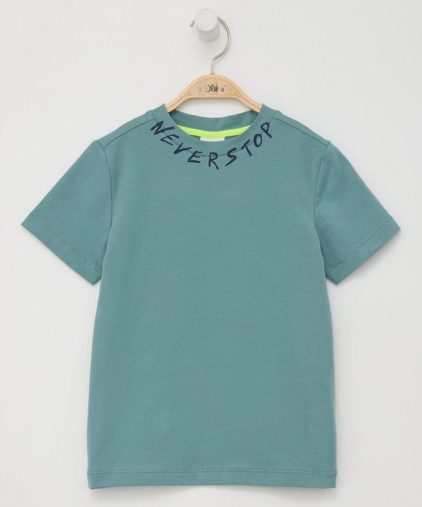 Details:   "Expertly crafted for boys, this short sleeve t-shirt in light petrol is as comfortable as it is stylish. The round neckline adds a classic touch, while the building trucks print on the front adds a visually appealing element. Made with high-quality material, this t-shirt is perfect for everyday wear."  Color: Light petrol  Composition: 095%CO 005%EL  