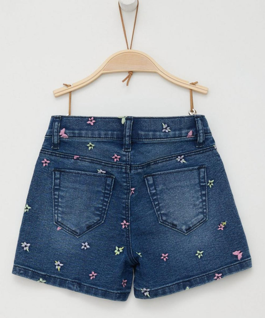 <strong data-mce-fragment="1">Details: </strong>Expertly crafted for style and comfort, our blue denim jeans shorts feature convenient pockets, sturdy belt loops, and a reliable button and zip closure. The embroidered flowers add a touch of elegance to these versatile shorts. Perfect for any occasion, these shorts are a must-have addition to your wardrobe.&nbsp;<br><strong>Color:</strong> Blue denim&nbsp;&nbsp;<br><strong>Composition:&nbsp;</strong> 079%CO 019%PES 002%EL &nbsp;