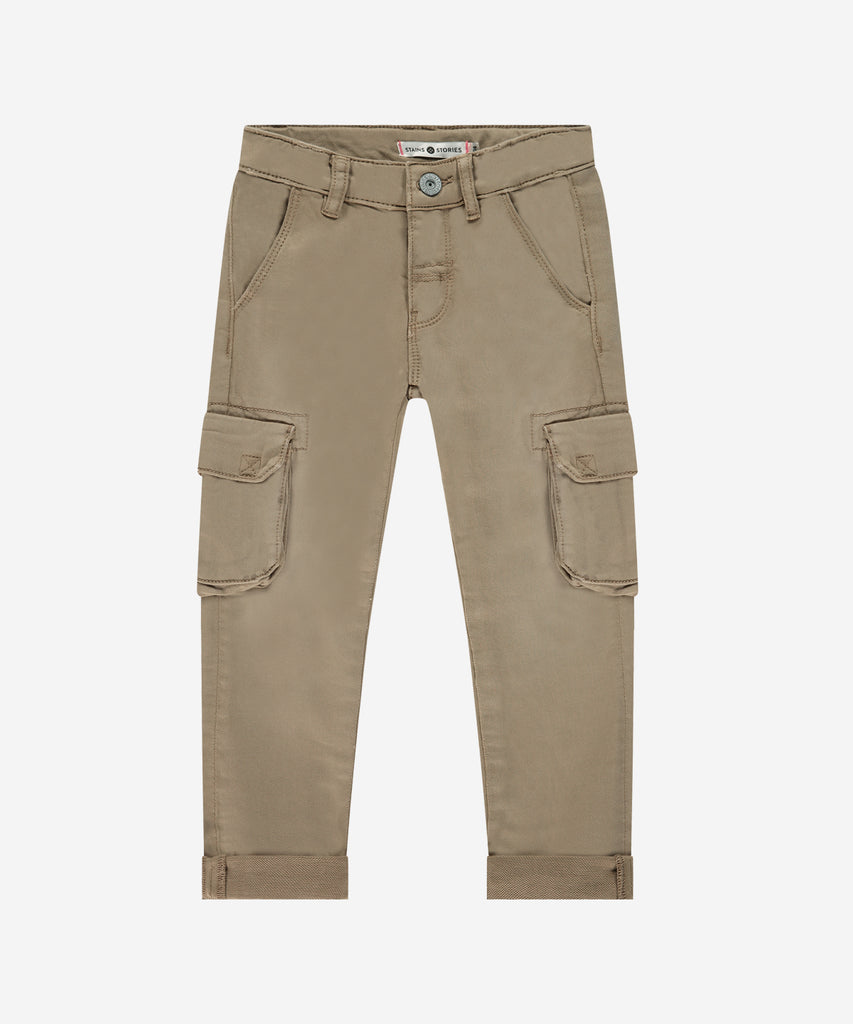 Details: These worker pants offer a durable, functional design with pockets on the side for easy access while working. The belt loops provide a secure fit, while the zip and button closure ensure a comfortable and reliable fit throughout the day. Perfect for any job that requires functionality and comfort.   Color: Sand  Composition: 98% cotton/2% elasthan  