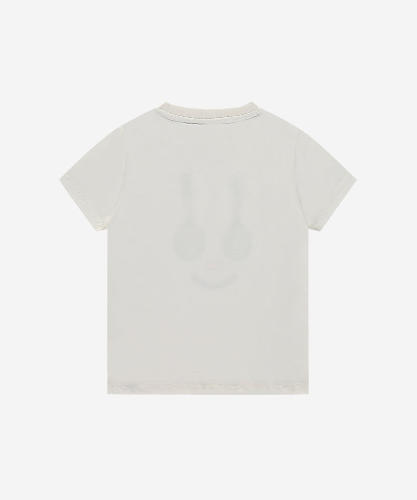 Details: This white short sleeve t-shirt features a charming tennis smile on the front and a classic round neckline. Perfect for a day on the court or a casual outing, the Tennis Smile Cloud t-shirt is sure to brighten up anyone's day. Get yours now and elevate your style game! Up to size 92, easy opening with 2 push buttons on the side of the collar.  Color: White  Composition: 100% BCI cotton  