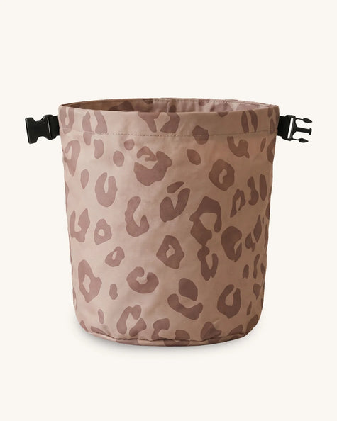 LITTLE CASIMIR The Wet Bag – Urban Roar