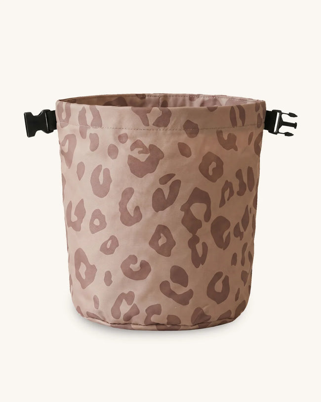 LITTLE CASIMIR The Wet Bag – Urban Roar