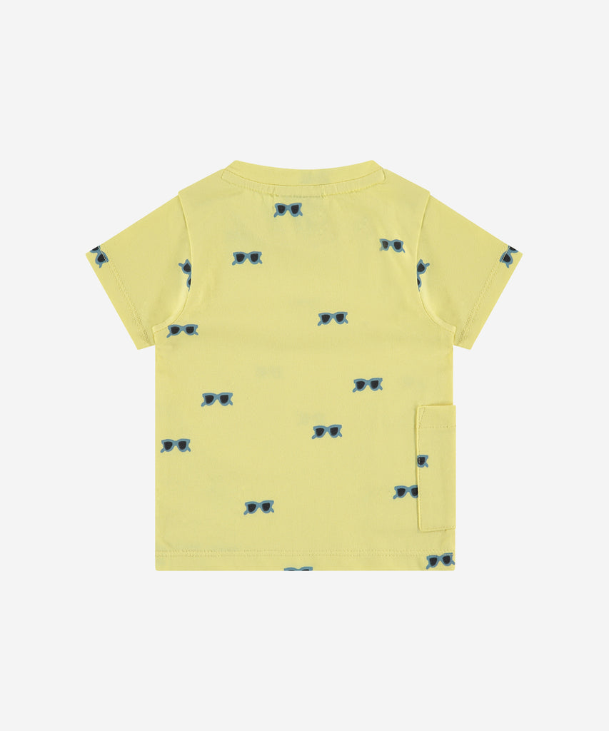 Details: Short sleeve t-shirt with all over print sunglasses and pocket on the front. Easy opening with 2 push buttons on side of the collar. Round Neckline.  Color: Citrus  Composition:  95% cotton/5% elasthan  