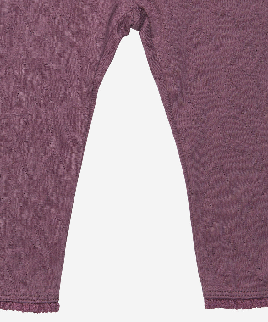 Details: Nice comfy leggings with an elasticated waistband.  Color: flint purple  Composition:  Organic Jacquard Jersey 100% cotton. 