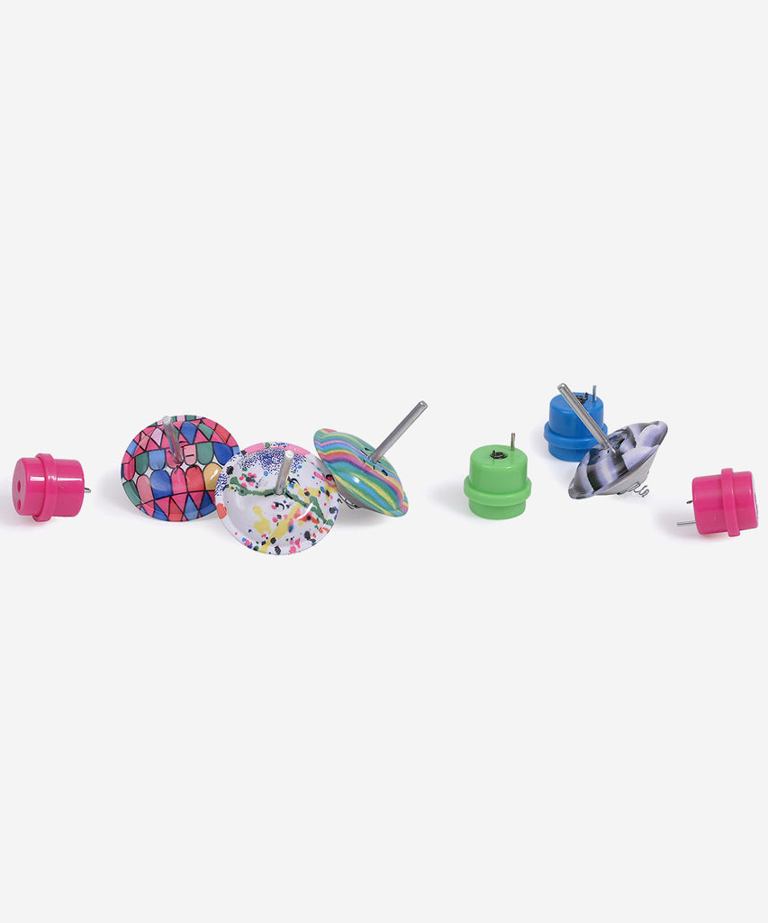 MOULIN ROTY  Thee spinning top has a built-in spring so it spins and bounces at the same time!  Collection's history Les Petites Merveilles... Little nothings for big play; invent a thousand and one different marvels …  Age: 3+ Color: multi white Size: 6cm Composition: metal & plastic