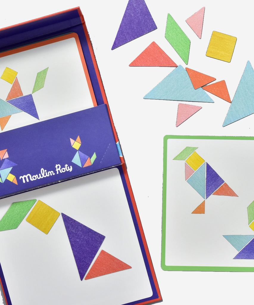 MOULIN ROTY  Magnetic tangram to develop skills of logic and thinking. Try to reproduce the shapes shown on the 9 double-sided cards on the magnetic board by putting together the different-shaped pieces of the tangram.  Age: 3+ Color: multi red Size: 18cm Composition: carton imprimé, plaque aimantée 