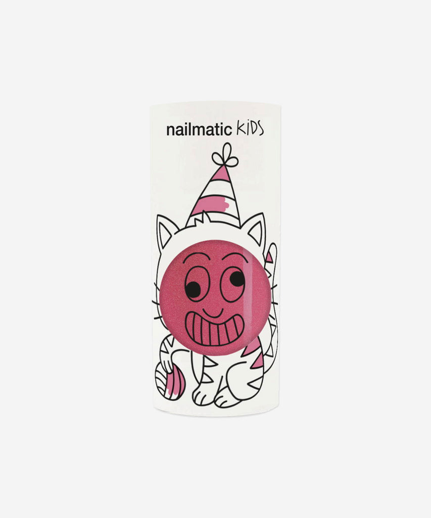 Nailmatic  Kitty is great for little pinky fingers—and all mini nails, for that matter. This adorable candy pink glitter is super sweet and perfect to share with friends! With its water-based formula, Kitty is especially made for children. Glitter purple nail polish for children. - No nasty smell - Easy to apply - Dries quickly - Washable.