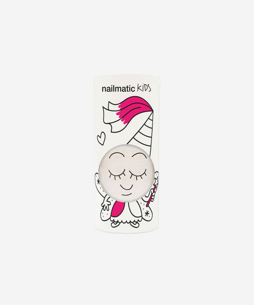 Nailmatic  Zouzou is the cousin of our Super nail polish, with a dazzling shimmer extra bonus. That's why she makes fingernails shine like crazy!! With its water-based formula, Zouzou is especially made for children.