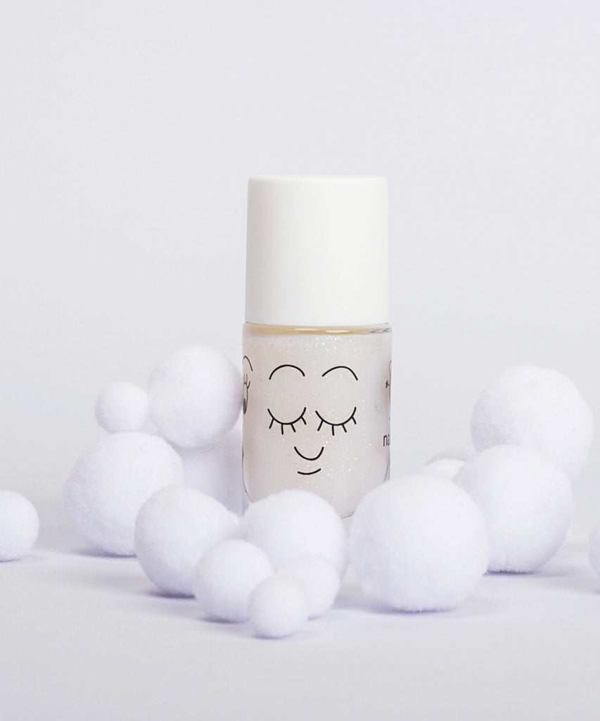 Nailmatic  Zouzou is the cousin of our Super nail polish, with a dazzling shimmer extra bonus. That's why she makes fingernails shine like crazy!! With its water-based formula, Zouzou is especially made for children.