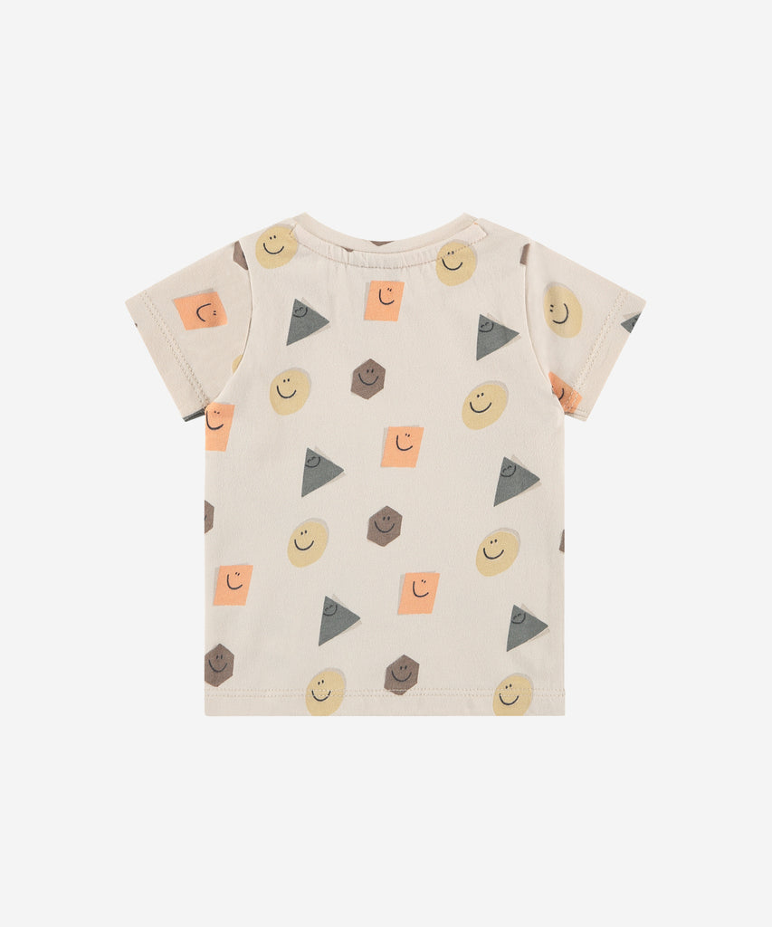 Details: Short sleeve t-shirt with all over print geo smileys. Easy opening with 2 push buttons on side of the collar. Round Neckline.  Color: chalk  Composition:  95% cotton/5% elasthan  