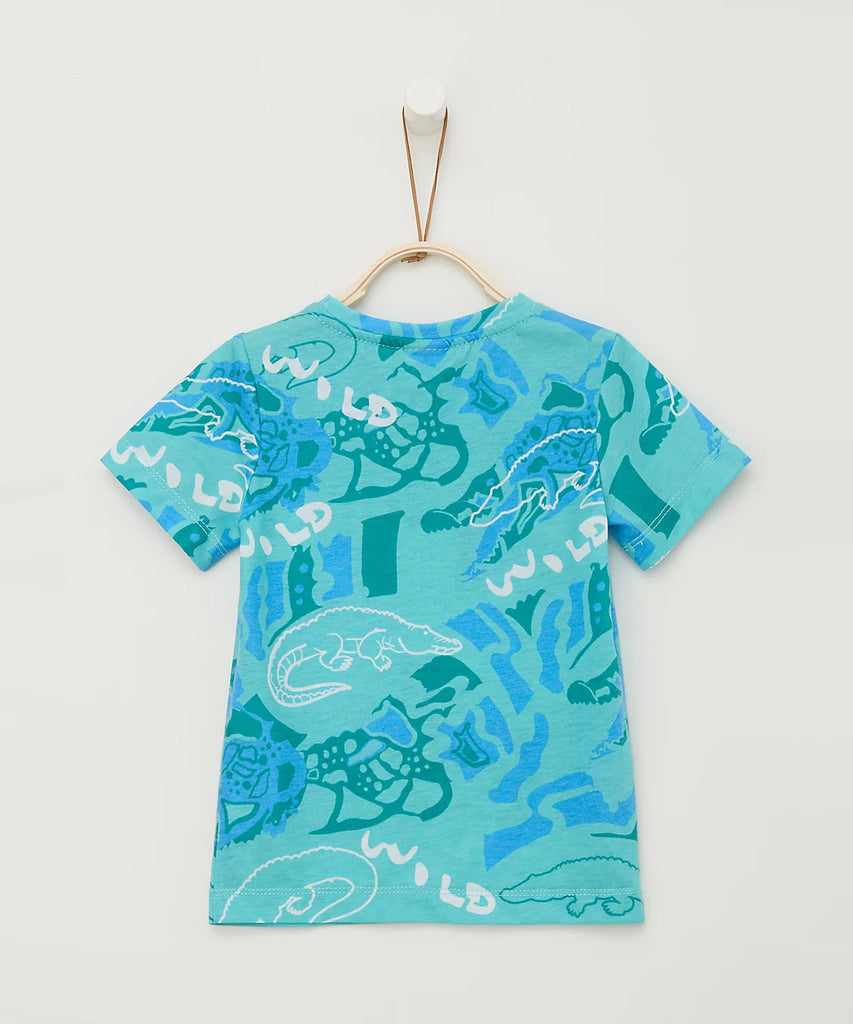 Details: Short sleeve t-shirt with all over print crocodile. Round Neckline.  Color: Aqua blue  Composition: PES080% CO020%  