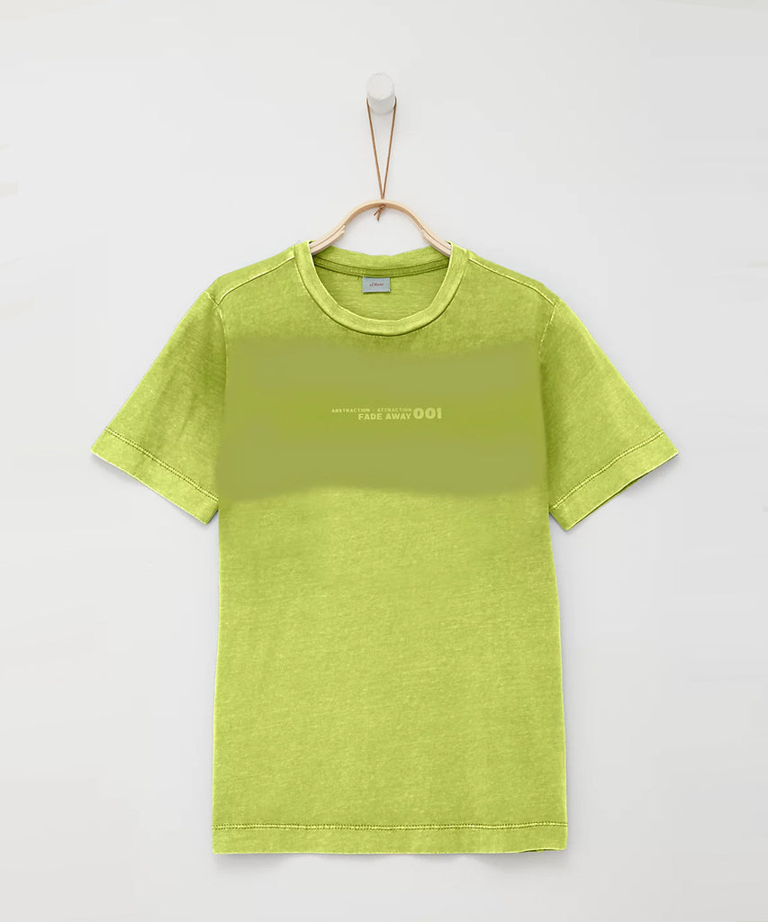 Details: Short sleeve t-shirt with print on the front. Round Neckline.  Color: Lime green  Composition: CO100%  
