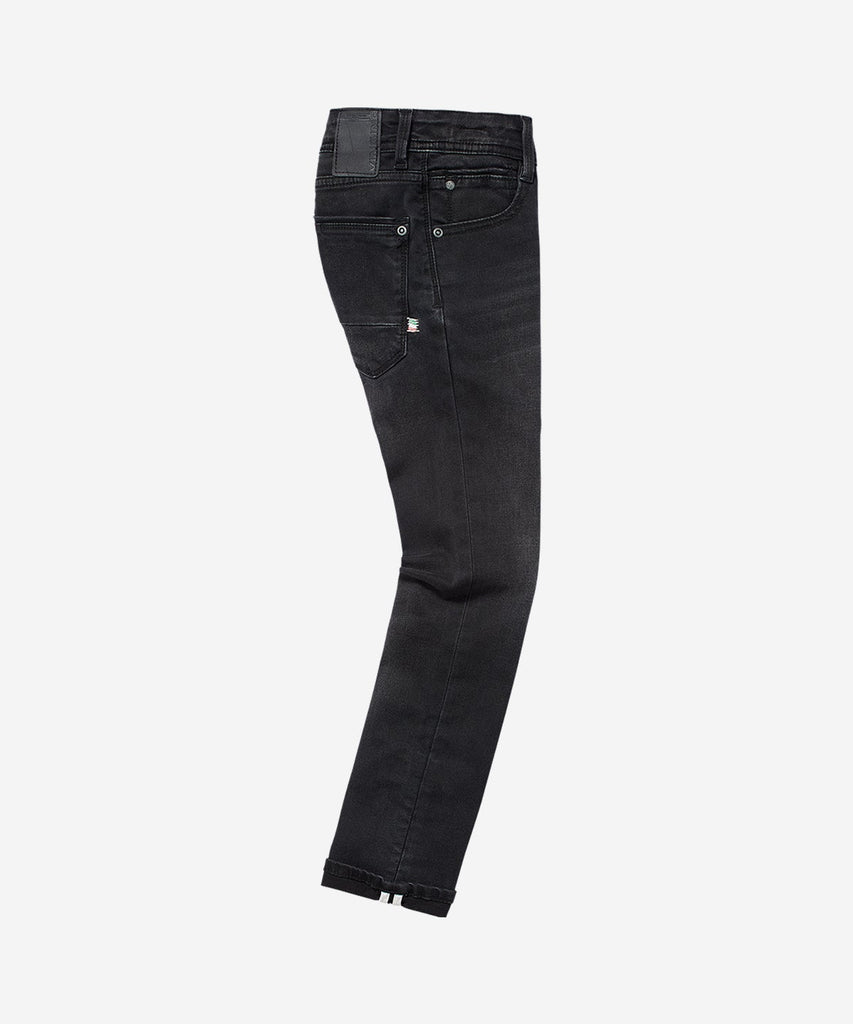VINGINO Boys Basic Collection  Details: Apache Jeans Skinny Flex Fit, the classic boys jeans by Vingino with 5 pockets, belt loops and adjustable wist inside.  Fit: skinny flex fit  Color: black vintage 