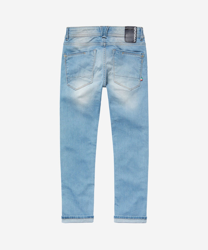 VINGINO Boys Basic Collection  Details: Apache Jeans Skinny Flex Fit, the classic boys jeans by Vingino with 5 pockets, belt loops and adjustable waist inside.  Fit: skinny flex fit  Color: light vintage blue 